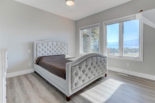 3582 Apple Way Boulevard, West Kelowna, BC - Indoor Photo Showing Bedroom