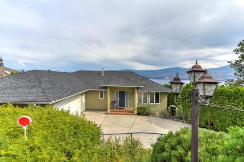 3582 Apple Way Boulevard, West Kelowna, BC - Outdoor