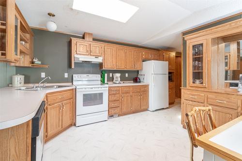 35-3225 Shannon Lake Road, West Kelowna, BC - Indoor Photo Showing Kitchen