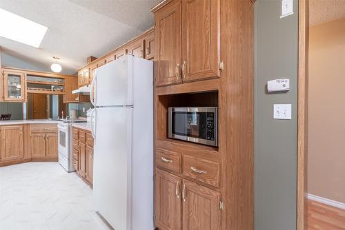 35-3225 Shannon Lake Road, West Kelowna, BC - Indoor Photo Showing Kitchen