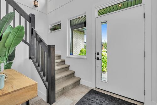 2558 Crown Crest Drive, West Kelowna, BC - Indoor Photo Showing Other Room