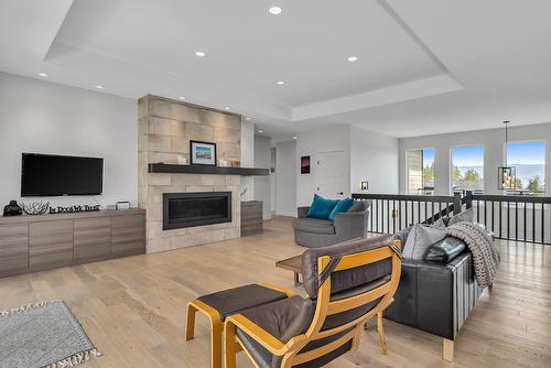 2558 Crown Crest Drive, West Kelowna, BC - Indoor Photo Showing Living Room With Fireplace