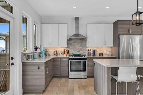 2558 Crown Crest Drive, West Kelowna, BC - Indoor Photo Showing Kitchen With Upgraded Kitchen