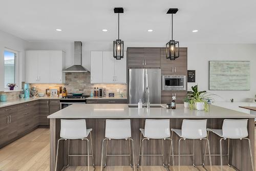 2558 Crown Crest Drive, West Kelowna, BC - Indoor Photo Showing Kitchen With Upgraded Kitchen