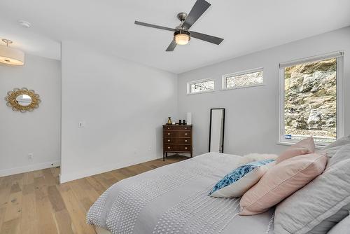 2558 Crown Crest Drive, West Kelowna, BC - Indoor Photo Showing Bedroom