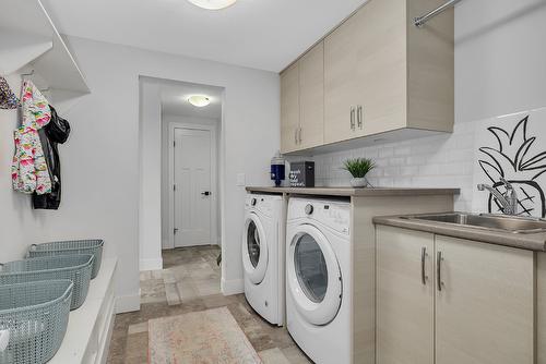 2558 Crown Crest Drive, West Kelowna, BC - Indoor Photo Showing Laundry Room