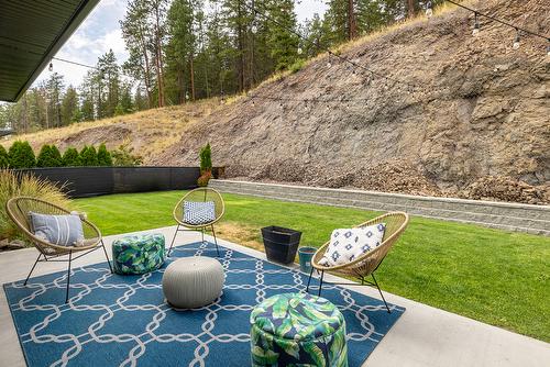 2558 Crown Crest Drive, West Kelowna, BC - Outdoor