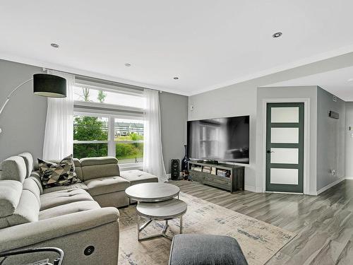 Living room - 15052  - 15054 Rue Mackenzie, Mirabel, QC - Indoor Photo Showing Living Room