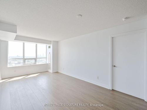 2050-25 Viking Lane, Toronto, ON - Indoor Photo Showing Other Room