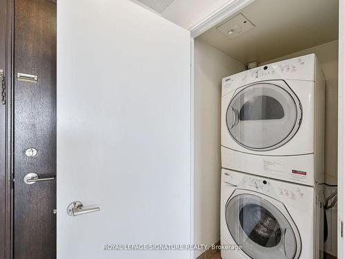 2050-25 Viking Lane, Toronto, ON - Indoor Photo Showing Laundry Room