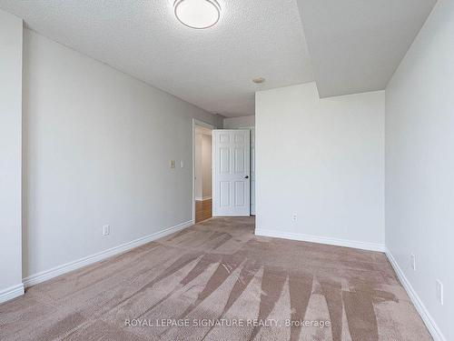 905-310 Burnhamthorpe Rd W, Mississauga, ON - Indoor Photo Showing Other Room