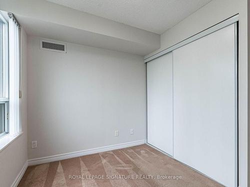 905-310 Burnhamthorpe Rd W, Mississauga, ON - Indoor Photo Showing Other Room