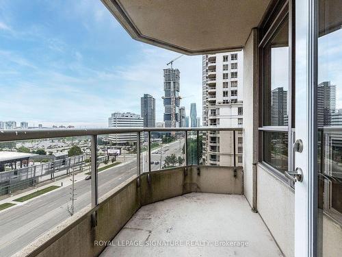 905-310 Burnhamthorpe Rd W, Mississauga, ON - Outdoor With Balcony With Exterior