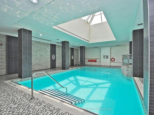 905-310 Burnhamthorpe Rd W, Mississauga, ON - Indoor Photo Showing Other Room With In Ground Pool