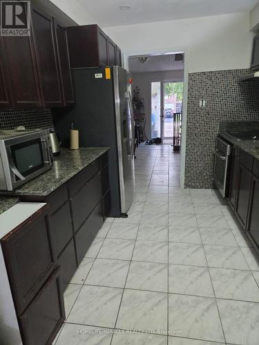 9 Tralee Street, Brampton (Heart Lake West), ON - Indoor Photo Showing Kitchen