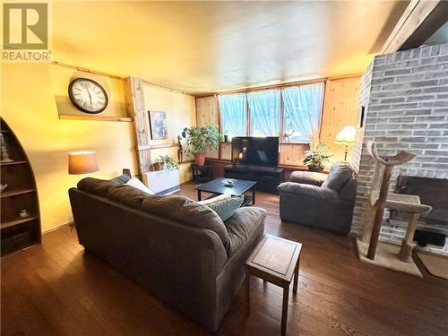 6 Wright Street N, Gore Bay, ON - Indoor Photo Showing Living Room