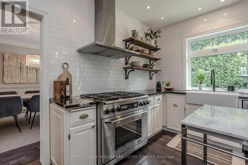 4016 Lantern Lane, Burlington (Shoreacres), ON - Indoor Photo Showing Kitchen With Upgraded Kitchen