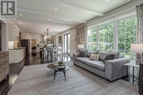 4016 Lantern Lane, Burlington (Shoreacres), ON - Indoor Photo Showing Living Room