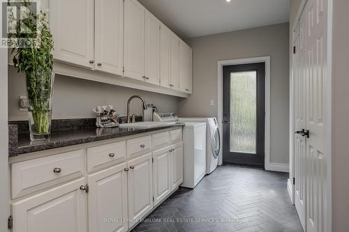 4016 Lantern Lane, Burlington (Shoreacres), ON - Indoor Photo Showing Laundry Room