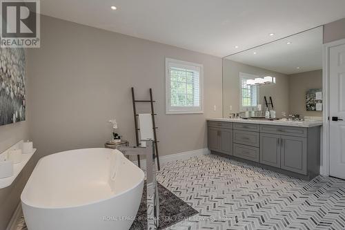 4016 Lantern Lane, Burlington (Shoreacres), ON - Indoor Photo Showing Bathroom