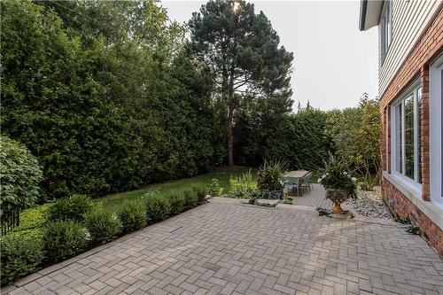 4016 Lantern Lane, Burlington, ON - Outdoor