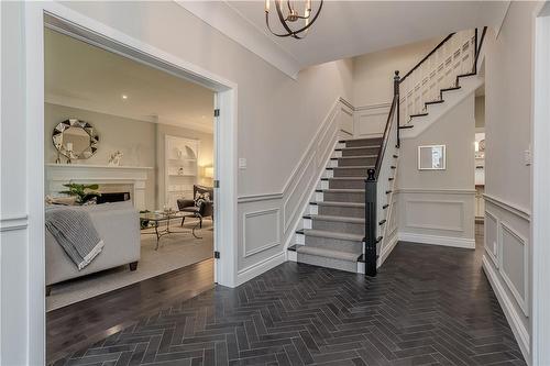 4016 Lantern Lane, Burlington, ON - Indoor Photo Showing Other Room