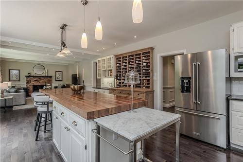 4016 Lantern Lane, Burlington, ON - Indoor Photo Showing Kitchen