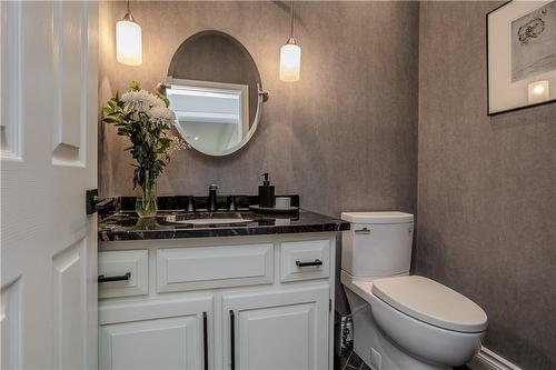 4016 Lantern Lane, Burlington, ON - Indoor Photo Showing Bathroom