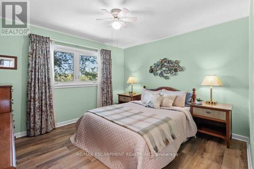 578 Millgrove Side Road, Hamilton, ON - Indoor Photo Showing Bedroom