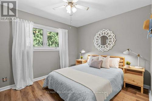 578 Millgrove Side Road, Hamilton, ON - Indoor Photo Showing Bedroom