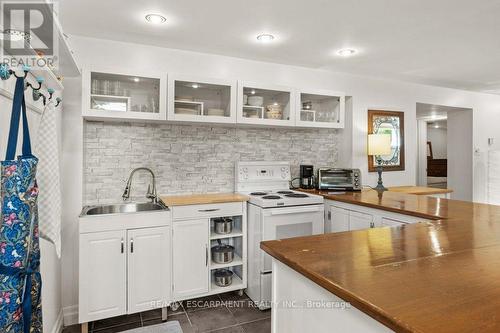 578 Millgrove Side Road, Hamilton, ON - Indoor Photo Showing Kitchen