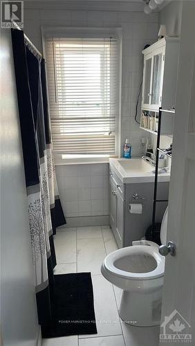 456 Riverdale Avenue, Ottawa, ON - Indoor Photo Showing Bathroom