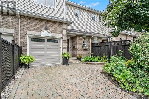 12 Riverbank Court, Stittsville, ON - Outdoor