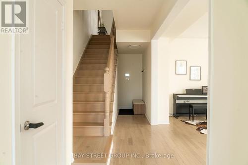 25 Mccague Avenue N, Richmond Hill, ON - Indoor Photo Showing Other Room