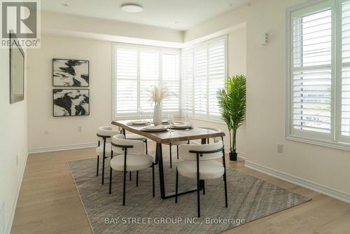 25 Mccague Avenue N, Richmond Hill, ON - Indoor Photo Showing Dining Room