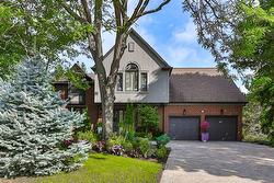 2314 Hoover Court  Burlington, ON L7P 4V2