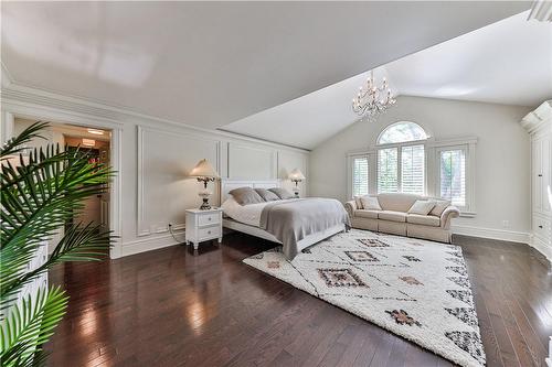 2314 Hoover Court, Burlington, ON - Indoor Photo Showing Bedroom