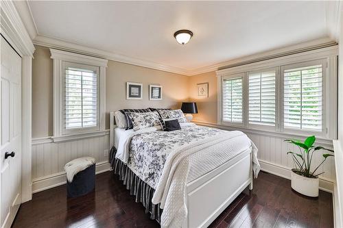 2314 Hoover Court, Burlington, ON - Indoor Photo Showing Bedroom