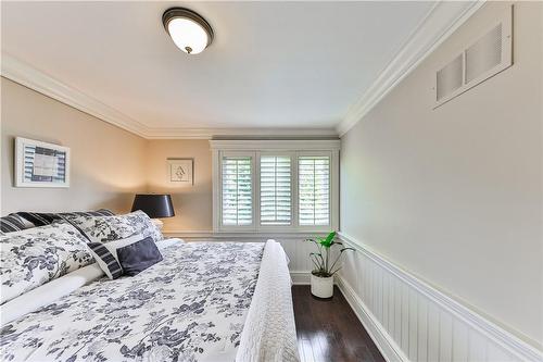 2314 Hoover Court, Burlington, ON - Indoor Photo Showing Bedroom