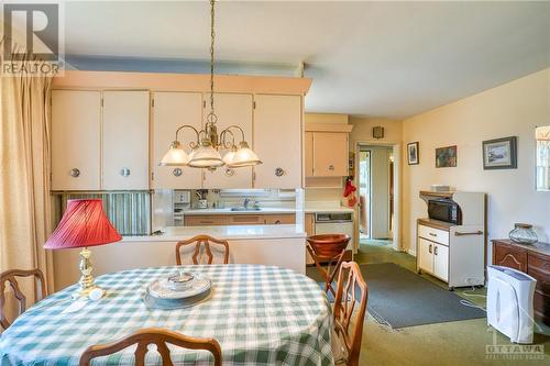 4810 43 Highway, Smiths Falls, ON - Indoor Photo Showing Dining Room