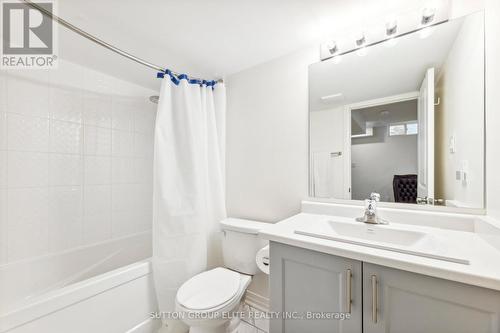 65 - 31 Caspian Square, Clarington, ON - Indoor Photo Showing Bathroom