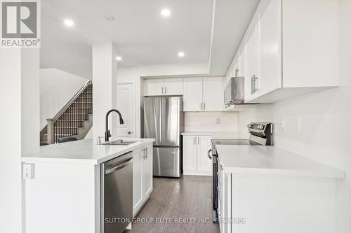 65 - 31 Caspian Square, Clarington, ON - Indoor Photo Showing Kitchen With Stainless Steel Kitchen