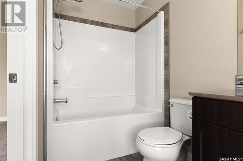 4225 E Keller Avenue, Regina, SK - Indoor Photo Showing Bathroom