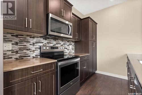 4225 E Keller Avenue, Regina, SK - Indoor Photo Showing Kitchen With Upgraded Kitchen