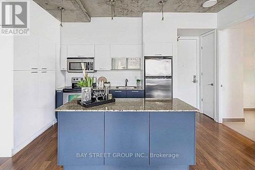 311 - 10 Morrison Street, Toronto, ON - Indoor Photo Showing Kitchen