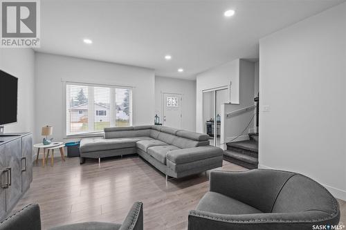 1165/1167 2Nd Street E, Prince Albert, SK - Indoor Photo Showing Living Room