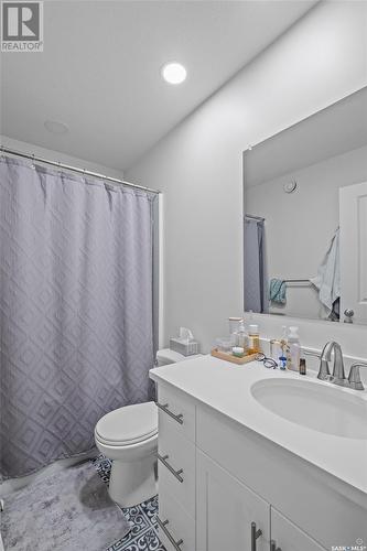 1165/1167 2Nd Street E, Prince Albert, SK - Indoor Photo Showing Bathroom