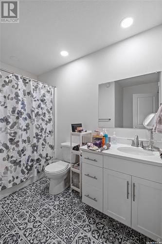 1165/1167 2Nd Street E, Prince Albert, SK - Indoor Photo Showing Bathroom