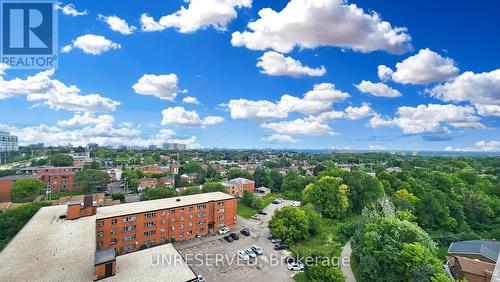 1018 - 3100 Keele Street, Toronto (Downsview-Roding-Cfb), ON - Outdoor With View