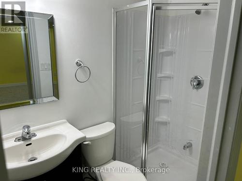 3223 Shadetree Drive, Mississauga, ON - Indoor Photo Showing Bathroom